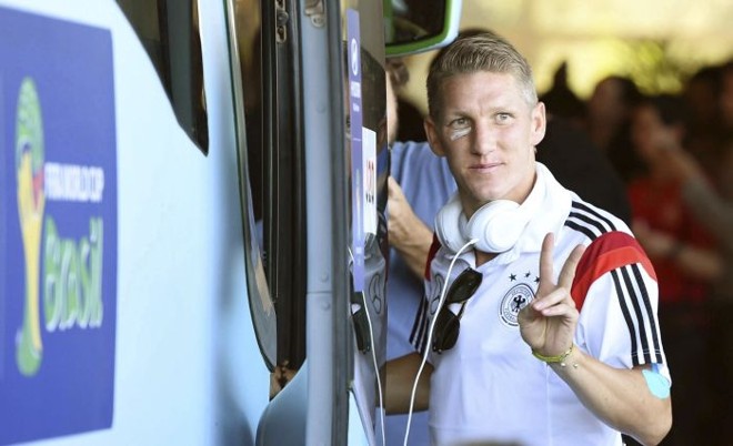 Schweinsteiger a caminho do aeroporto do Rio |