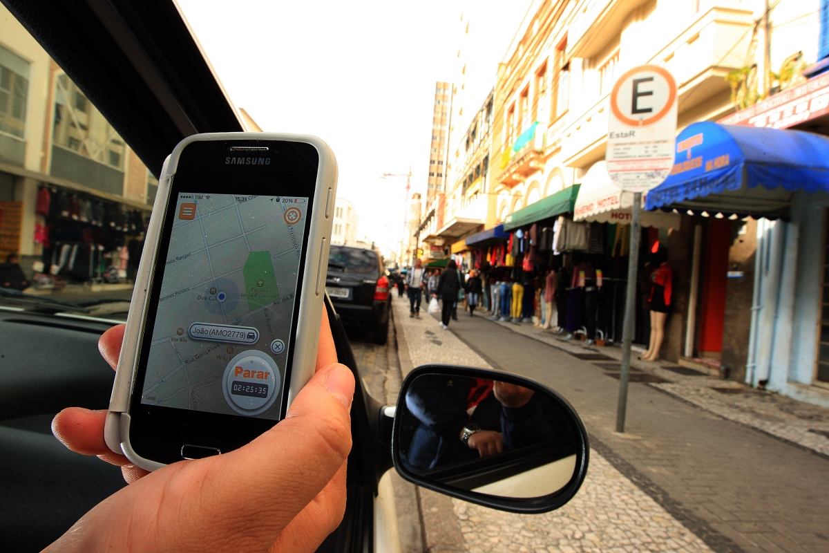 Aplicativo Pango começa a ser testado na capital paranaense | Ivonaldo Alexandre/Agência de Notícias Gazeta do Povo