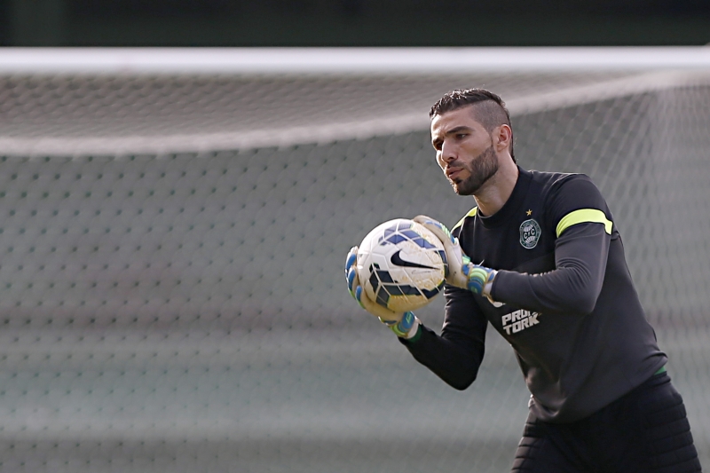 Além de conquistar títulos pelo Coxa, Vanderlei também participou de fases críticas no clube | Felipe Rosa/ Tribuna do Paraná