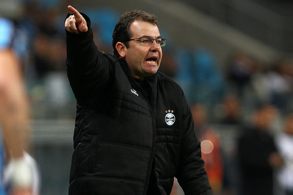 Com muitos altos e baixos ao longo da temporada, Enderson Moreira foi demitido do Grêmio na 12a rodada, após uma derrota em casa, de virada, para o Coritiba | Lucas Uebel/Grêmio FBPA