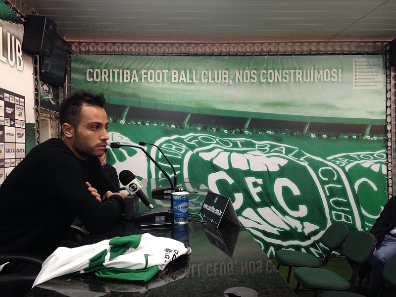 Martinuccio afirma que Coritiba pode brigar por lugares mais altos na tabela do Brasileirão | Jonathan Campos / Gazeta do Povo