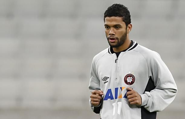 Otávio diz que o Atlético precisa tomar a iniciativa contra o Fluminense | Felipe Rosa / Tribuna