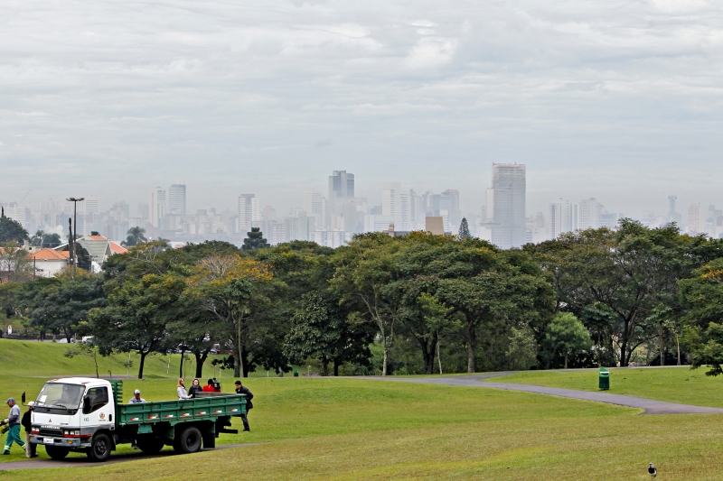 Curitiba tem bom padrão de qualidade do ar, mas ainda abaixo do índice recomendado pela OMS | Antônio More/ Gazeta do Povo