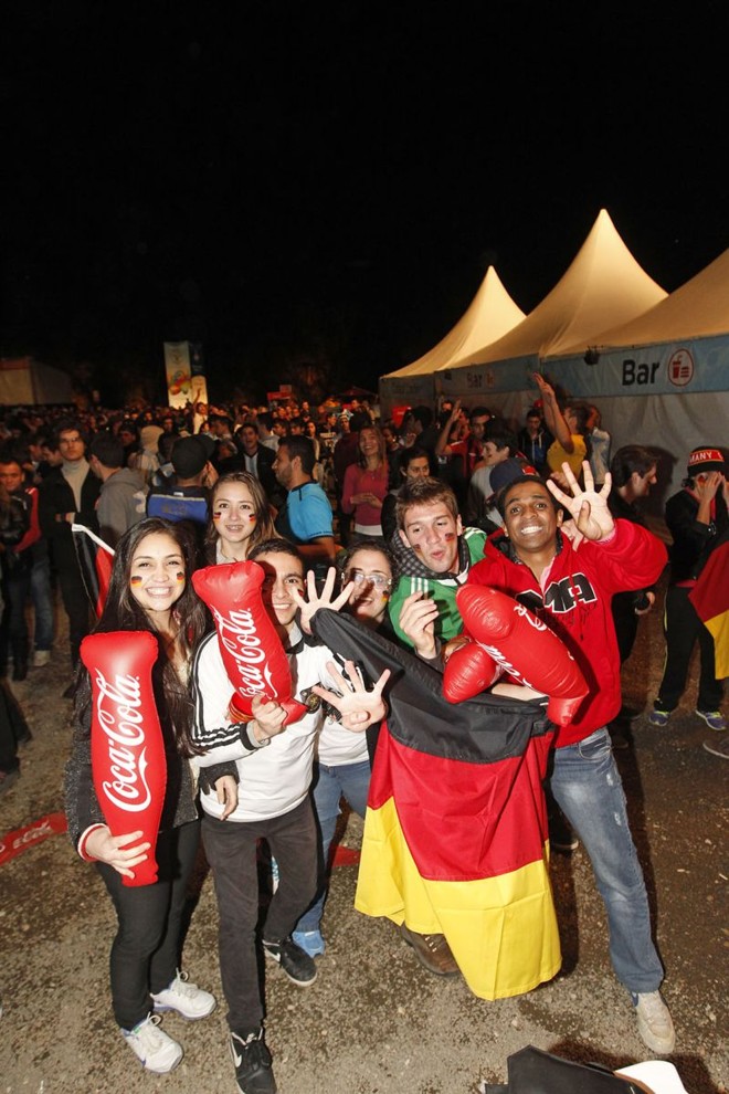 Alemanha fez os brasileiros comemorarem na Fan Fest | 