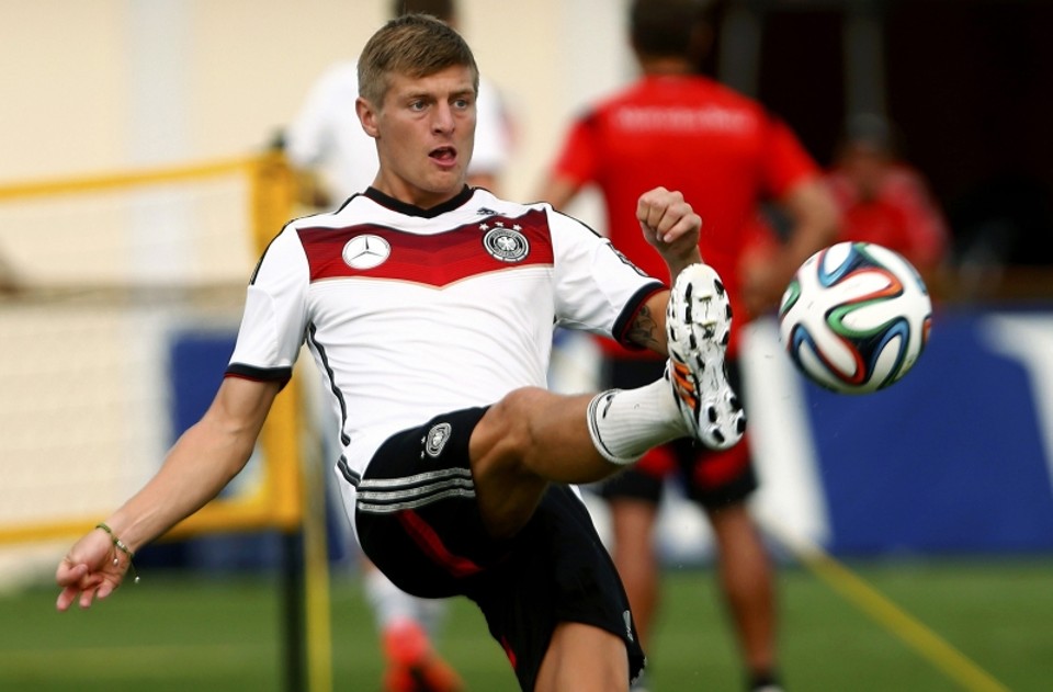 Por uma só Alemanha Nascido na Alemanha Oriental, Toni Kroos é um dos símbolos do novo país | Arnd Wiegmann/ Reuters
