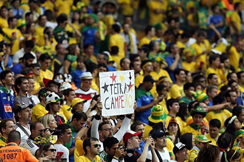 Clima esquentou nas arquibancadas do Mineirão | Albari Rosa/Gazeta do Povo