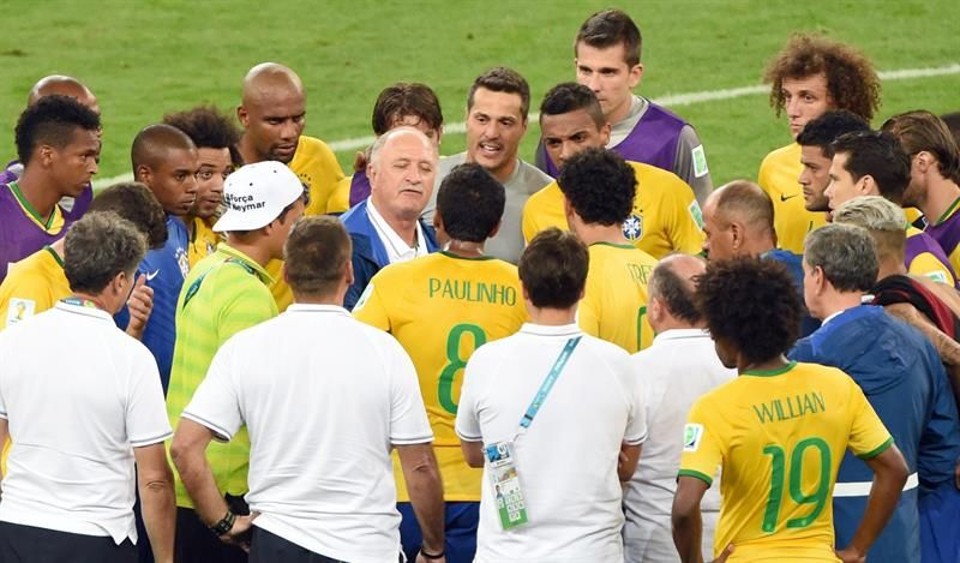 Felipão conversou com os jogadores depois do vexame histórico | Efe