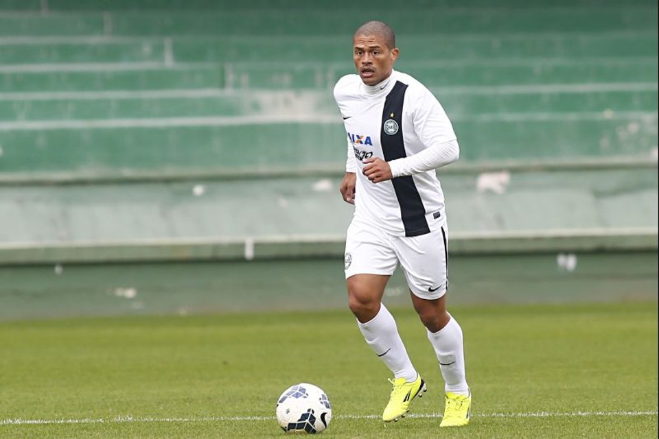 Alex falou em rede social sobre o atual momento dele no Coxa | Felipe Rosa / Tribuna