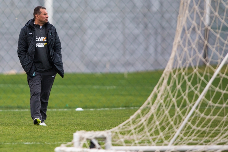 Técnico coxa-branca faz mistério sobre escalação em jogo da Copa do Brasil | Brunno Covello/ Gazeta do Povo