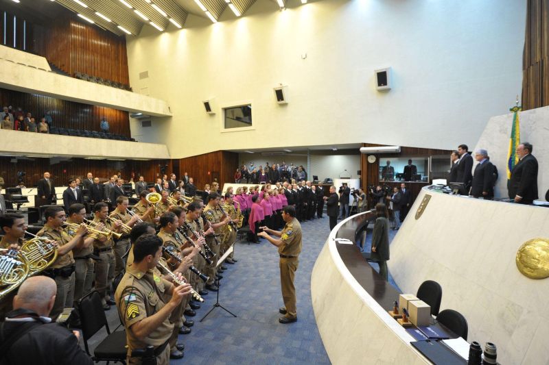 Solenidade do aniversário da Assembleia: discursos sobre importância do Legislativo em dia de votações às pressas | Sandro Nascimento/Alep