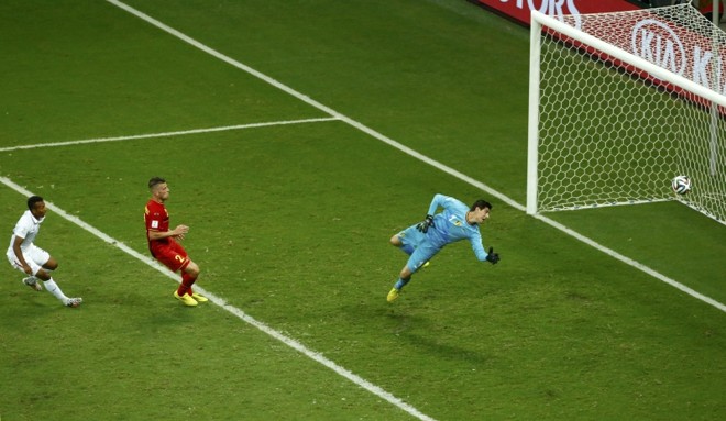 O americano Julian Green marca o primeiro gol para os Estados Unidos na partida contra a Bélgica |