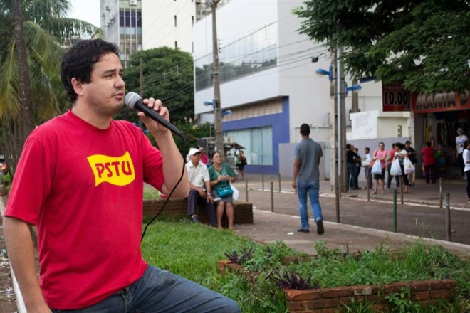 Rodrigo Tomazini é funcionário estadual. Destacou-se na ação popular que impediu que o lixo de Maringá fosse despejado em Sarandi, em 2009. |