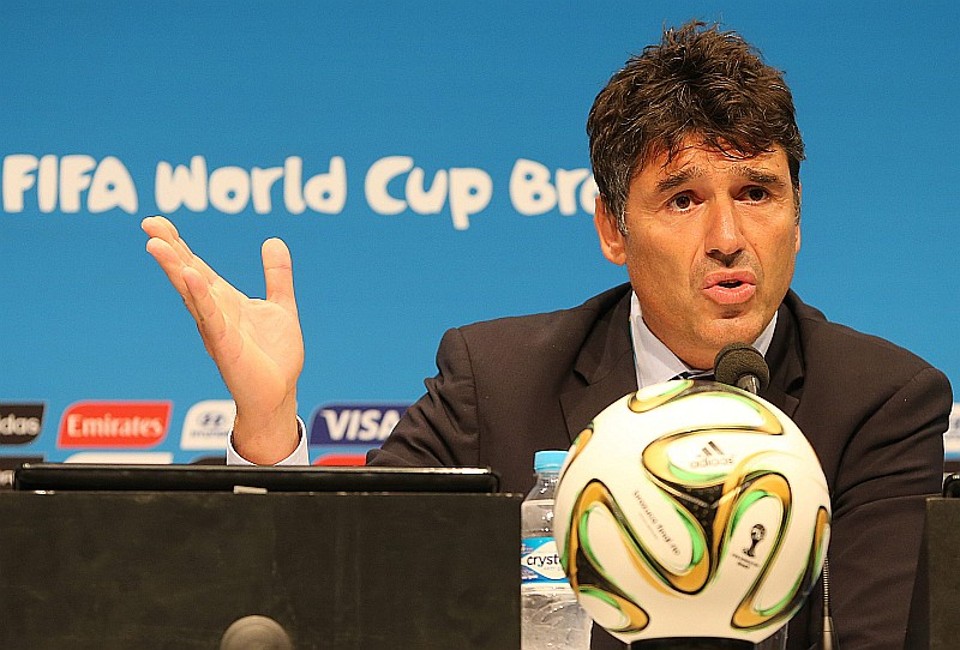 Massimo Busacca elogiou jogos com menos interrupções neta Copa | EFE / Ballesteros