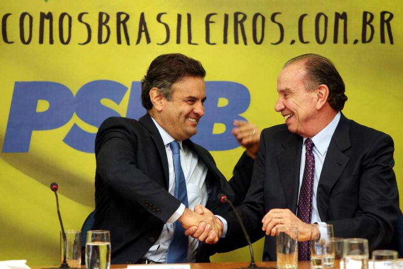 Aécio e Aloysio: vice foi escolhido dentro do PSDB após falharem as tentativas de atrair um grande partido da base de Dilma para a campanha tucana com a oferta da vaga | Orlando Brito/PSDB