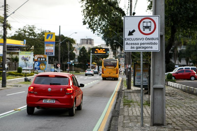 Faixa exclusiva compreende trecho da Rua XV entre Avenida Nossa Senhora da Luz e a Rua João Negrão | André Rodrigues/ Agência de Notícias Gazeta do Povo