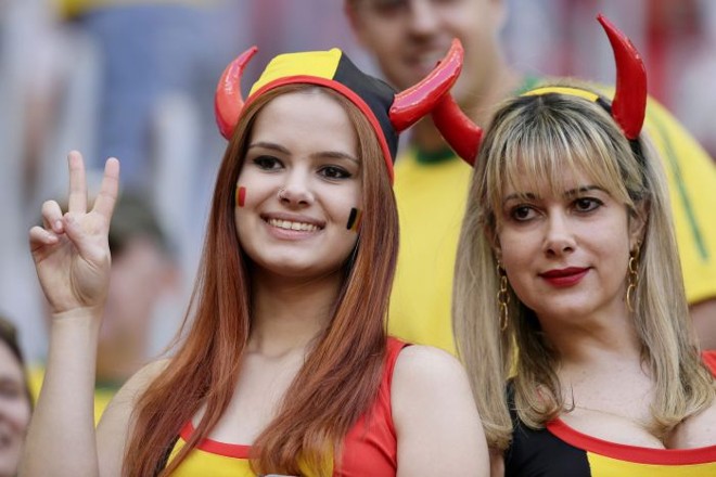 Torcida belga na partida contra a Argentina |