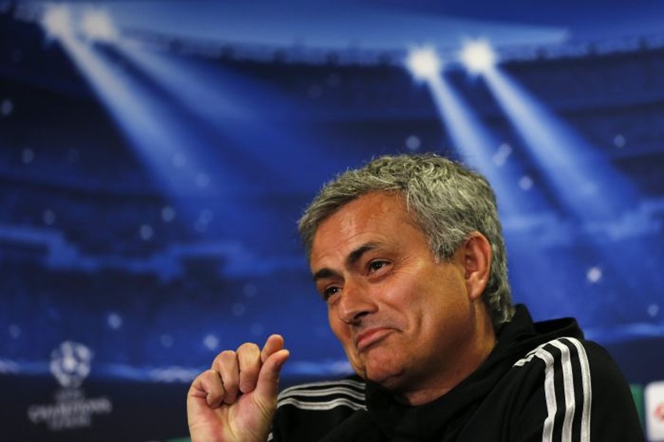 Mourinho diz não à seleção no momento, mas aceitaria 2018 Mourinho aceitaria comandar a seleção brasileira, mas só na Copa de 2018, afirma jornal espanhol | Reuters