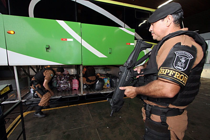 BPFron tem 210 policiais para patrulhar o Lago de Itaipu e o Rio Paraná | Christian Rizzi/ Gazeta do Povo