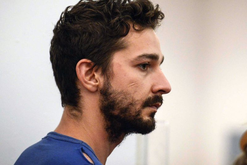 O ator Shia LaBeouf preso em Nova York, no dia 27 de junho | REUTERS/Anthony DelMundo/Pool/Files