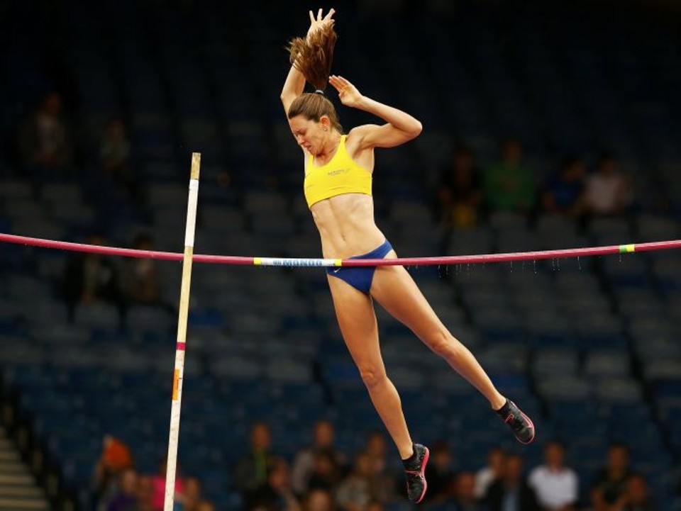 Fabiana Murer supera dificuldades para levar o ouro na Diamond League Fabiana Murer salta para conquistar o ouro na etapa escocesa da Diamond League | Reuters