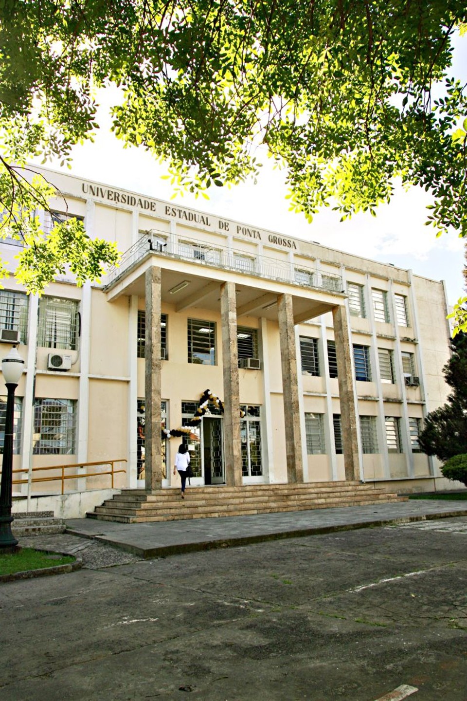 UEPG publicou ofício comunicando aos funcionários que a instituição terá de reduzir as despesas | Josué Teixeira/ Gazeta do Povo