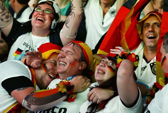 Alemães celebram em Berlim |