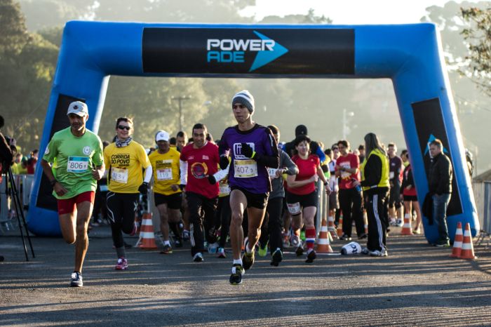 Corrida do Povo reuniu centenas de corredores no Parque Tingui | Gazeta do Povo
