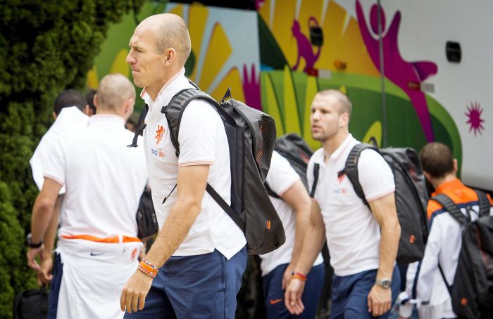 Robben na chegada da Holanda a São Paulo | EFE