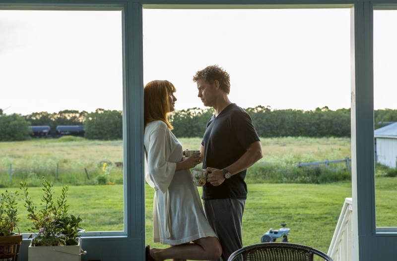 O pastor vivido por Greg Kinnear com a mulher, interpretada por Kelly Reilly | Divulgação