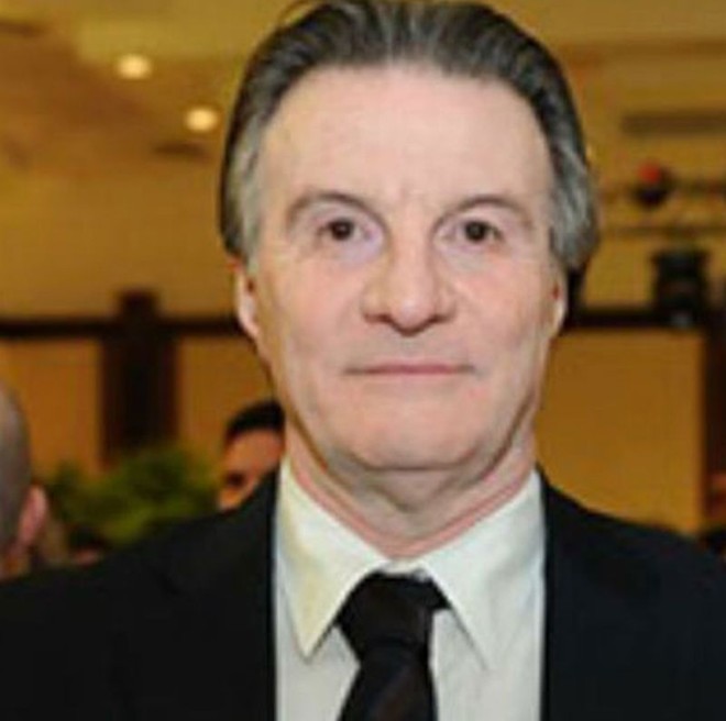 Ogier Buchi é jornalista e advogado. Já trabalhou como apresentador de TV na Rede Massa, CNT e Canal 21, e foi presidente da Ecoparaná entre 2003 e 2004. |