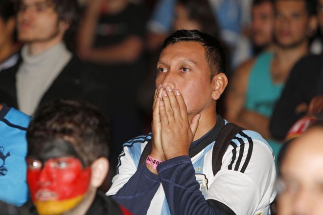 O gol da Alemanha calou os torcedores da Argentina | 