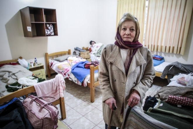 A cantora de música gauchesca Flora Crozzer, de 61 anos, luta contra um câncer no esôfago. Moradora de Palmas, ela faz tratamento no Hospital Erasto Gaertner, em Curitiba. Por três anos, apoiou o marido, que também tinha câncer. Assim que ele se curou, ela desenvolveu a doença |