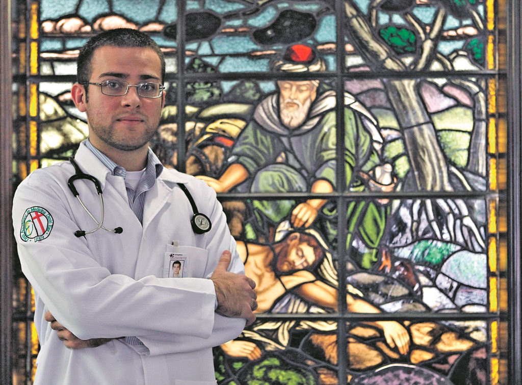 Weber Moragas está no último ano de Medicina e sabe que a devoção à profissão é eterna. | Jonathan Campos / Gazeta do Povo