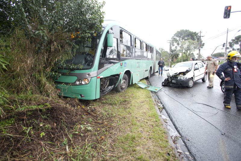 Acidente no Cabral | Atila Alberti/Tribuna do Paraná