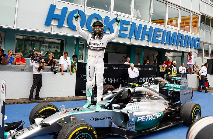 Nico Rosberg comemora a vitória em casa e completa 190 pontos. | EFE/EPA/BERND WEISSBROD
