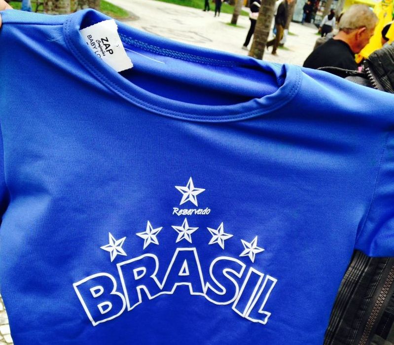 Sexta estrela na reserva foi aposta de facção de costura para produção de camisetas de torcida | Anna Paula Franco/Gazeta do Povo