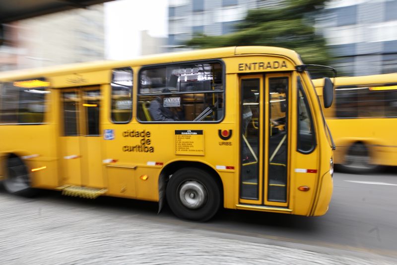 Ao todo, 66 linhas operam com micro-ônibus em Curitiba | Daniel Castellano/ Gazeta do Povo