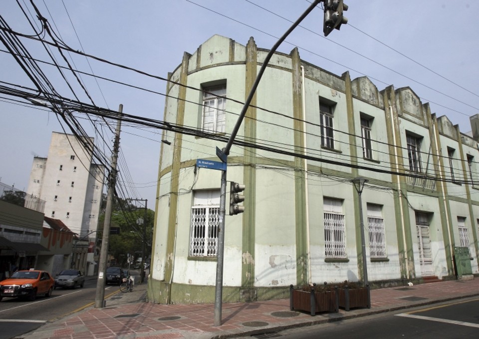 Teremos o Cine Passeio? Por enquanto, tudo na mesma na rua Riachuelo | Henry Milléo/Gazeta do Povo