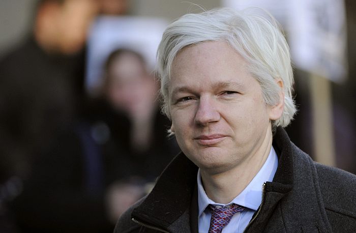 Julian Assange responde processo pelo vazamento de documentos sigilosos nos EUA | Facundo Arrizabalaga / EFE