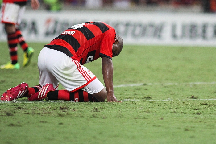 Samir tem um problema muscular na coxa esquerda e nem tem previsão de volta ao Flamengo. | Luciano Belford-eleven-Folhapress