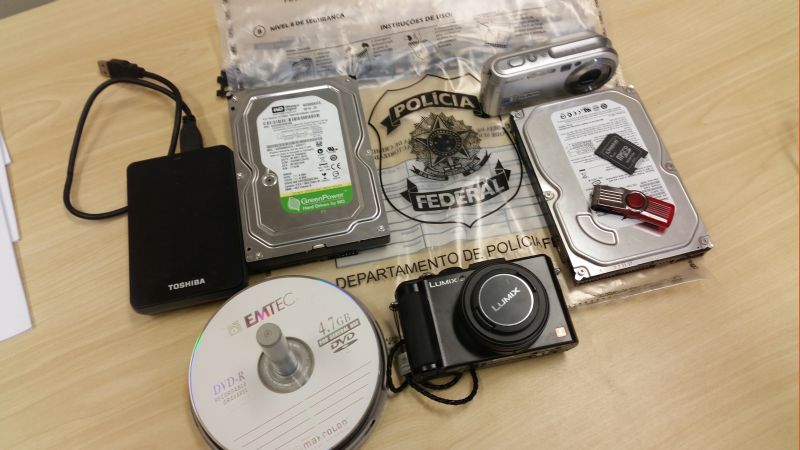 Material que comprova crimes de pedofilia foram encontrados no exterior e na casa do suspeito, em Minas Gerais | Polícia Federal/ Divulgação