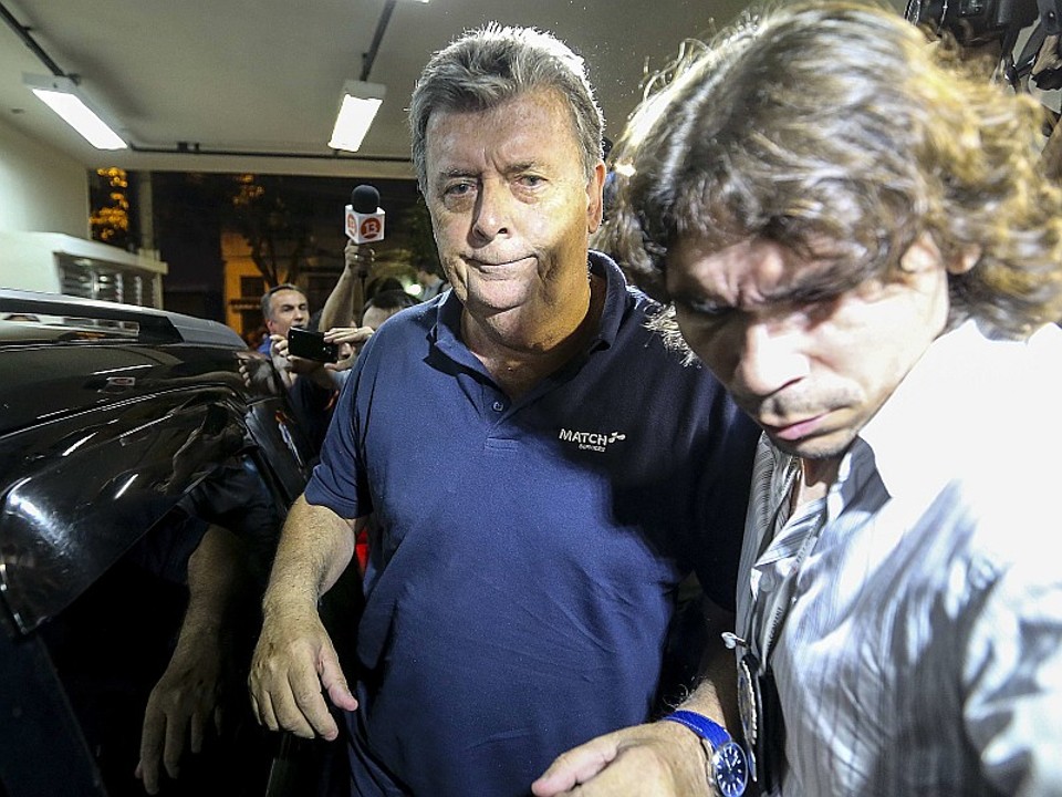 Ray Whelan, à esquerda, é um dos dois indiciados na Operação Jules Rimet a ter a prisão preventiva decretada | EFE