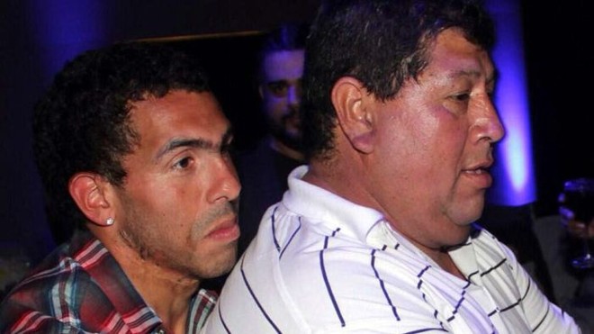 Tevez e o pai, em foto de arquivo | EFE