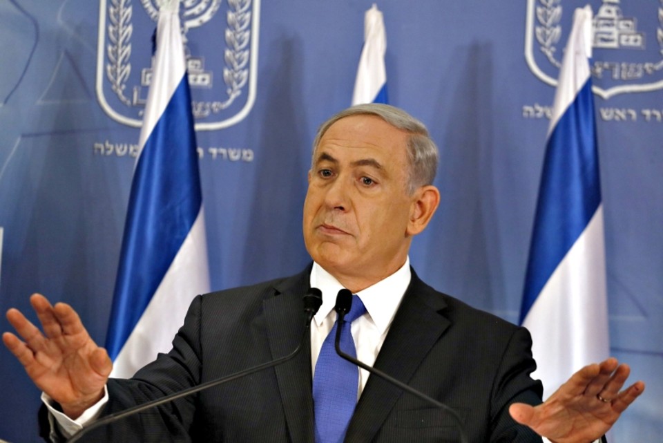 Israel refuta apelos e vai revidar contra os terroristas Primeiro-ministro Benjamin Netanyahu durante coletiva de imprensa em Tel Aviv: ONU questiona a legalidade dos ataques | Gali Tibbon/Reuters
