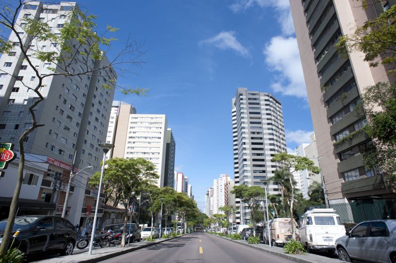 Para associação de moradores, implantação de ciclofaixas "estragaria" trânsito na Padre Anchieta | Daniel Caron/ Agência de Notícias Gazeta do Povo