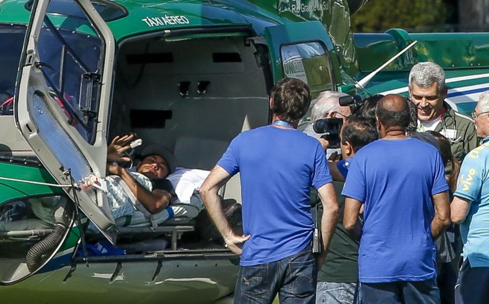 Neymar é transferido de helicóptero da Granja Comary para o Guarujá | Hugo Harada / Gazeta do Povo