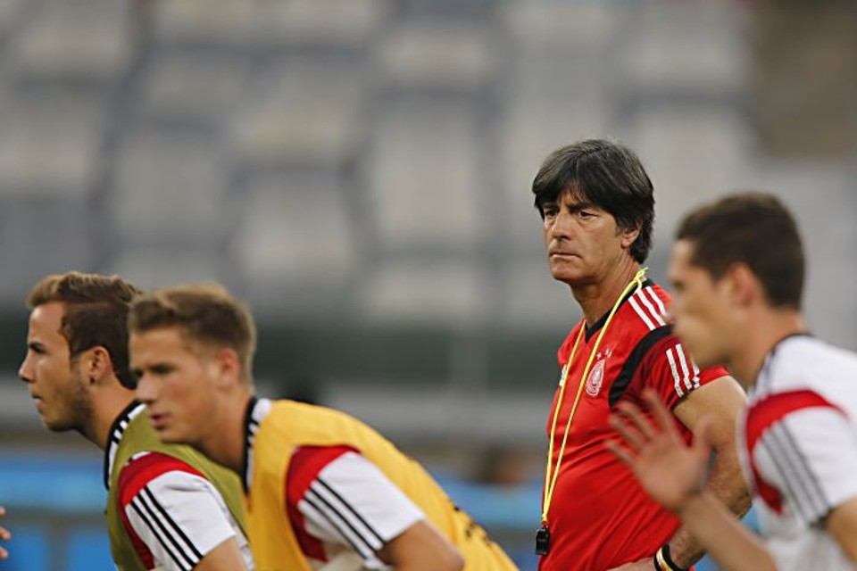 "A suspensão de Thiago Silva mostra o tamanho da seleção. Felipe Scolari poderá trazer jogadores como o Dante, e eu não consigo ver uma perda de qualidade", disse o técnico da Alemanha, Joachim Löw | Albari Rosa / Gazeta do Povo