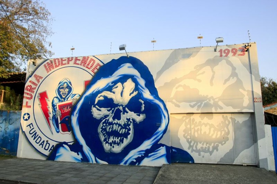 Sede da Fúria Independente: organizada defende que clube largue o social, venda a sede da Kennedy e se dedique apenas o futebol, salvando as finanças | Daniel Castellano / Gazeta do Povo