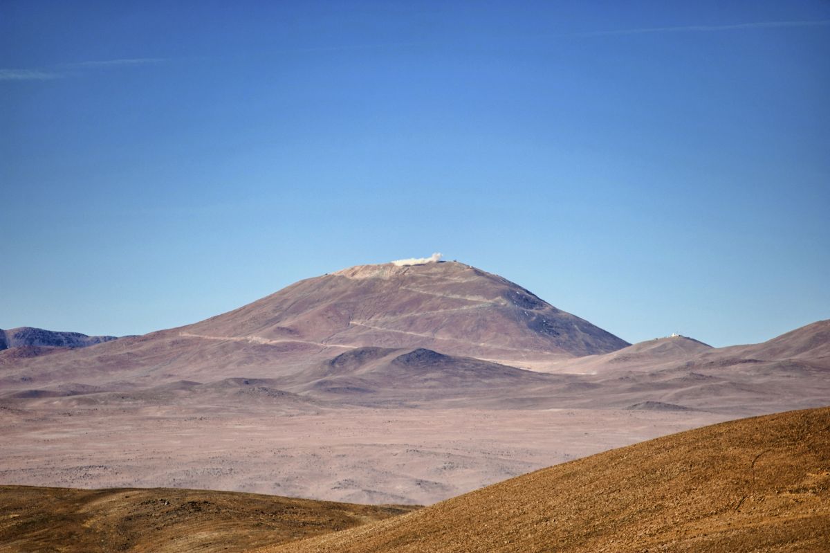 O local onde será instalado o telescópio. A região é privilegiada para observações astronômicas por conta da altitude de mais de 2.500 metros e da escuridão do céu do hemisfério Sul | REUTERS/ESO