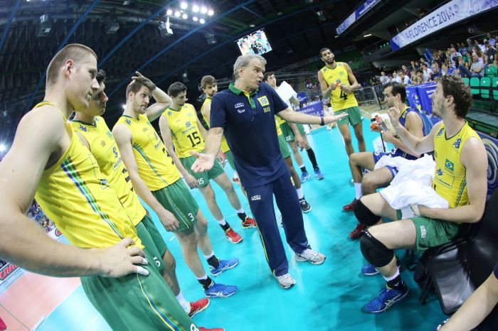 Bernardinho convocou 18 jogadores para o Mundial de vôlei | Divulgação FIVB